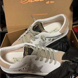 Vintage Havana beige and white leather shoes